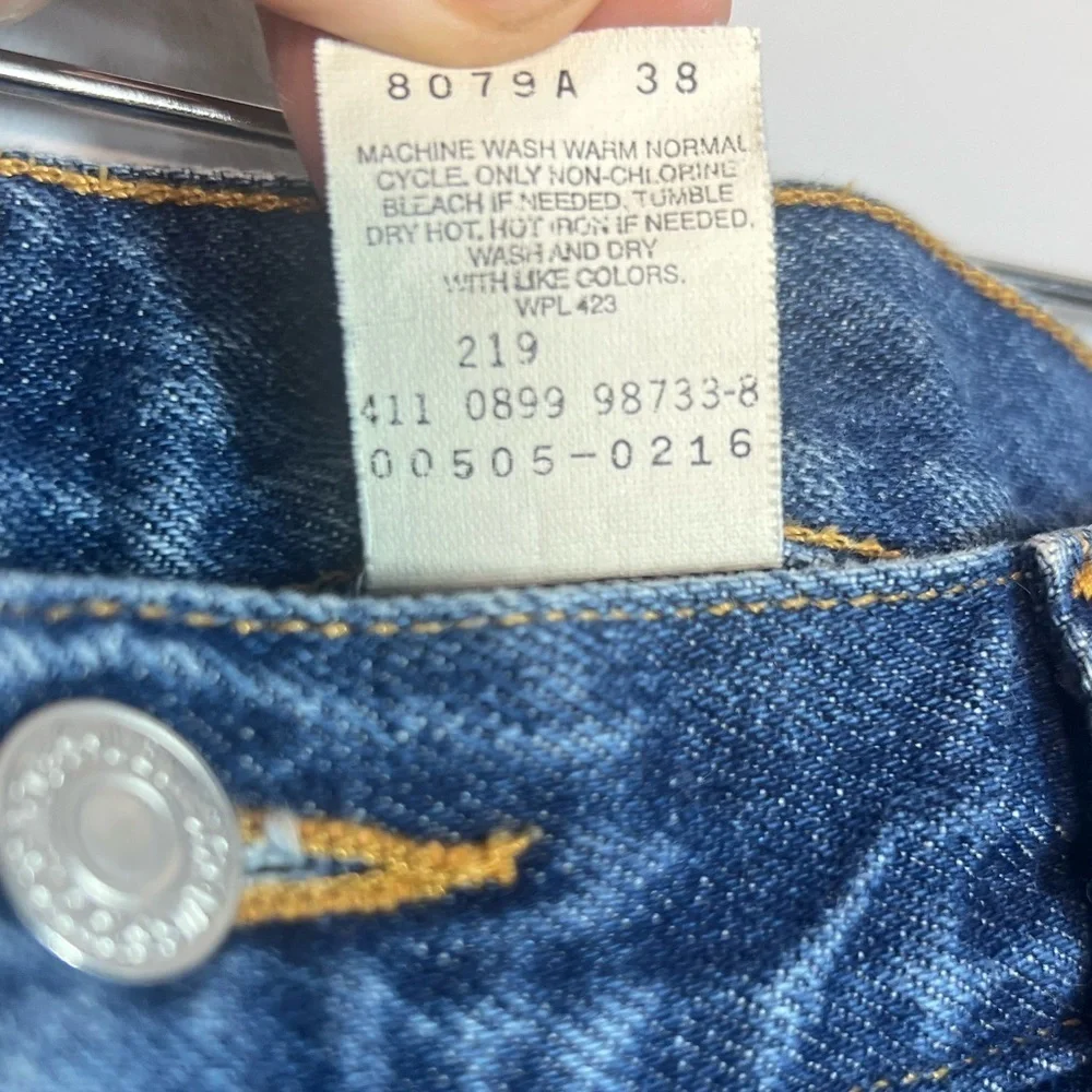 Levi’s 1999 Vintage 38x30 505 Straight Leg Medium Dark Wash Jeans